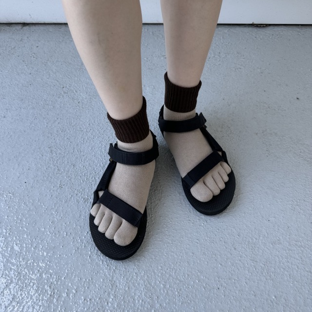 新色靴下着こなしコーデの画像