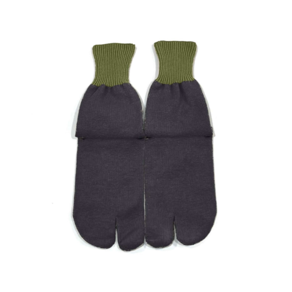 足袋靴下 チャコール×カーキの画像